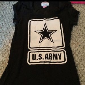 SOLD ON Ⓜ️❤US ARMY VS Pink shirt